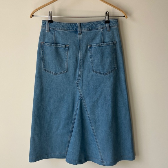 Banana Republic Light Blue Denim Skirt Size 4P tried on/never worn NWOT - Picture 4 of 9